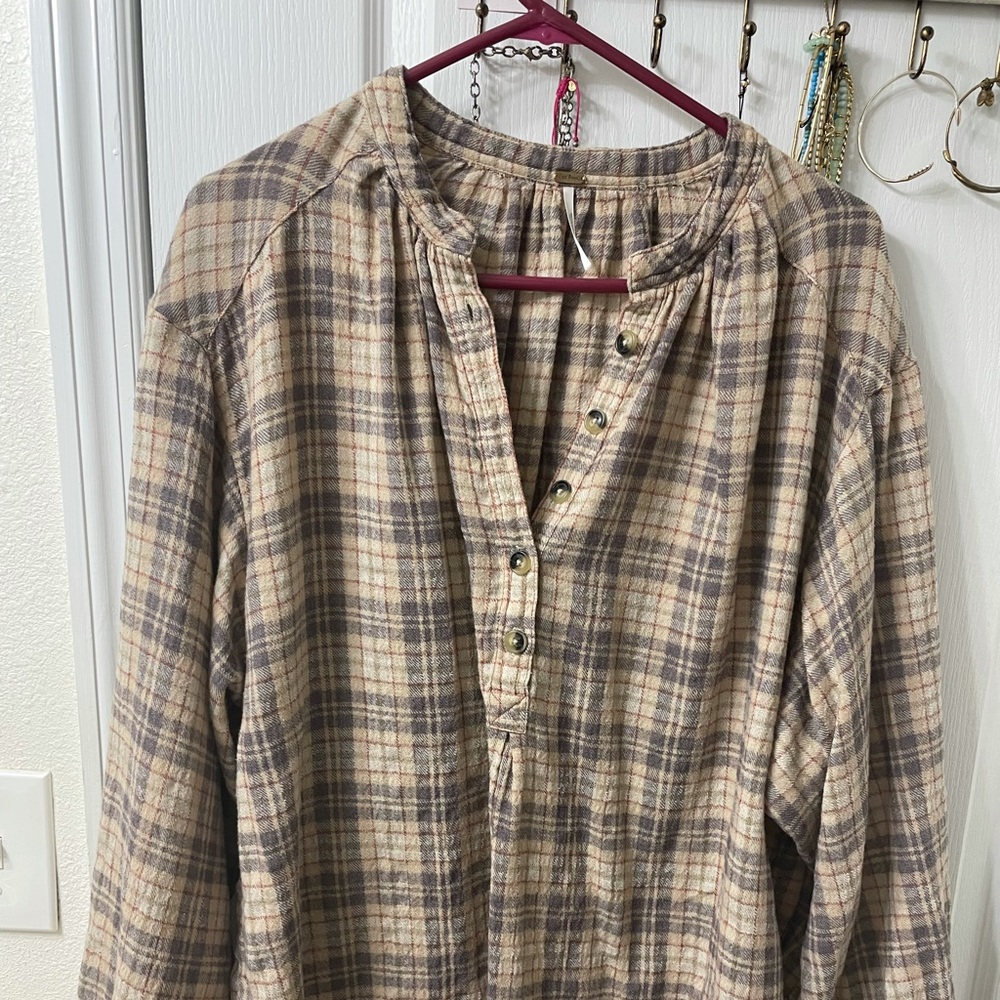 Free people long sleeve flannel (oversized)